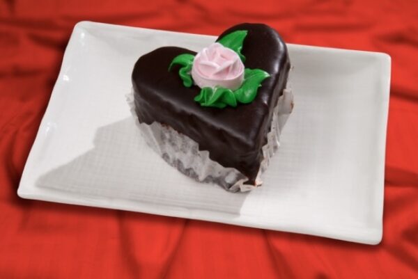 BAKERS PERFECTION INDIVIDUAL VANILLA HEART CAKE